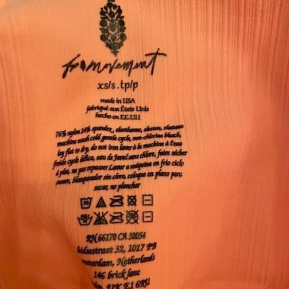 NWOT Free People Good Karma 7/8 legging- Poppy Field
